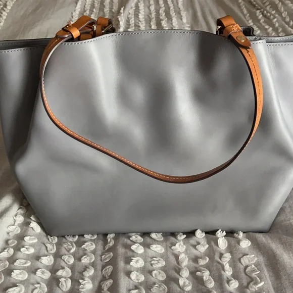 Dooney & Bourke City Flynn bag - Picture 9 of 13